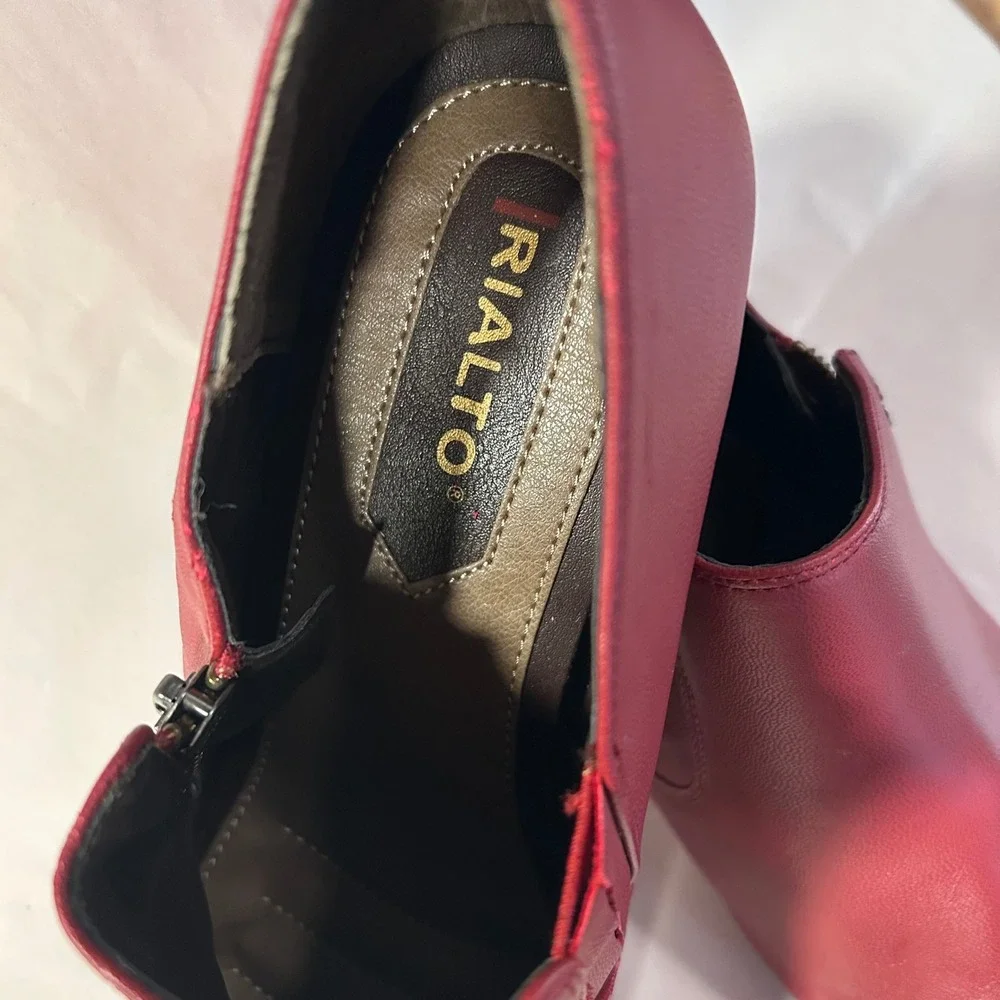 Rialto Sandra Red Faux‎ Leather Ankle Booties Shooties Size 9.5M Zip Block Heel